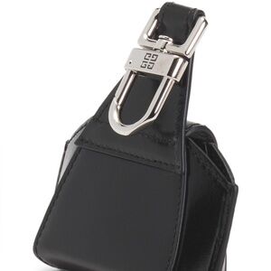 GIVENCHY
Calf Leather Antigona Airpods Case